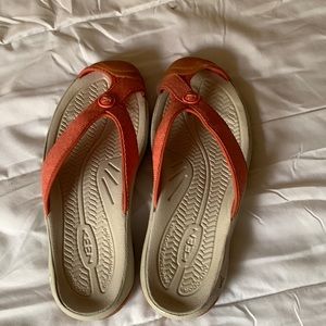 Gently used Keen over the toe flips